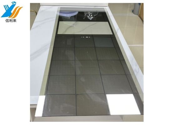 Écran tactile LED personnalisable Smart Mirror avec différents systèmes d'exploitation Structure G+G imperméable à l'eau pour la maison intelligente Salle de bains